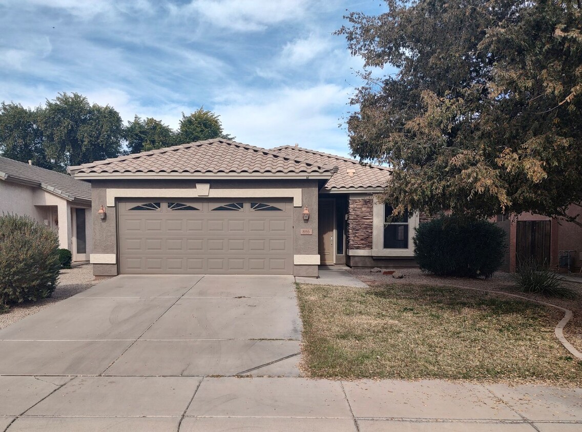 Foto principal - Beautiful 3 Bedroom 2 Bath - Gilbert