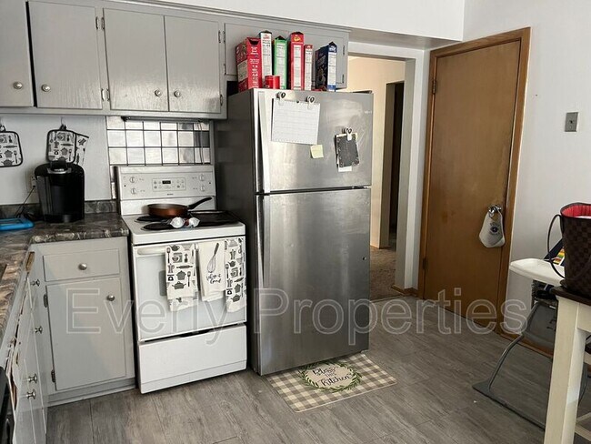 Building Photo - 4272 N 92nd St