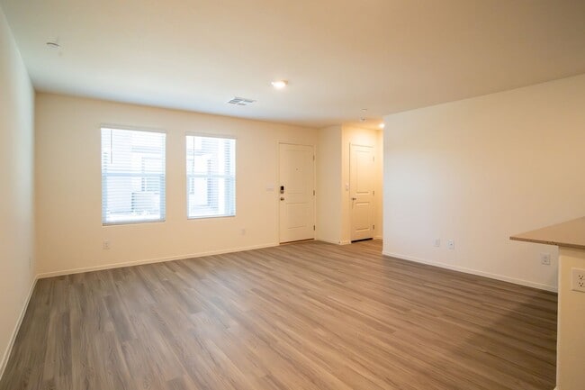 Building Photo - Modern 3-Bedroom, 3-Bathroom Home with Sma...
