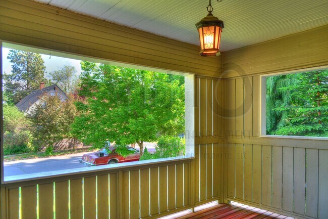 Building Photo - Peaceful Perry District Bungalow