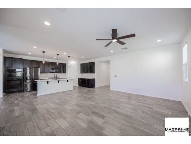 Building Photo - Discover your ideal home in this beautifully maintained 4/2 Phoenix residence!