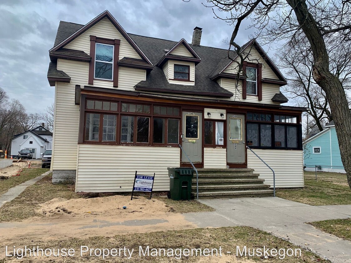 249249 Monroe Ave, Muskegon, MI 49441 Room for Rent in Muskegon, MI
