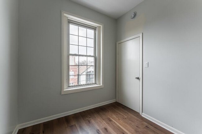 Building Photo - 2426 N Clybourn Ave
