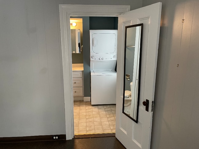 Building Photo - 363 Tuttle Rd