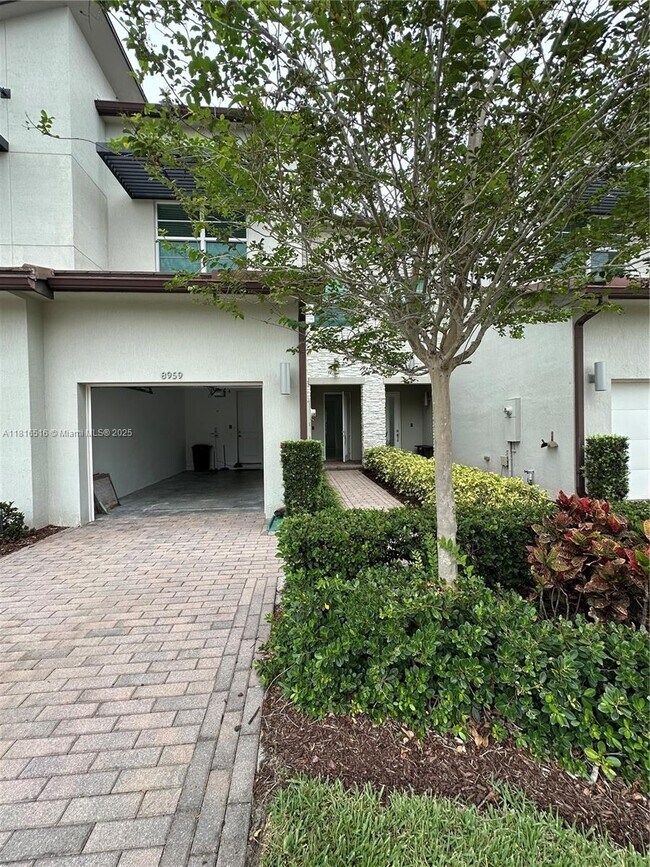 Foto del edificio - 8959 Kingsmoor Wy
