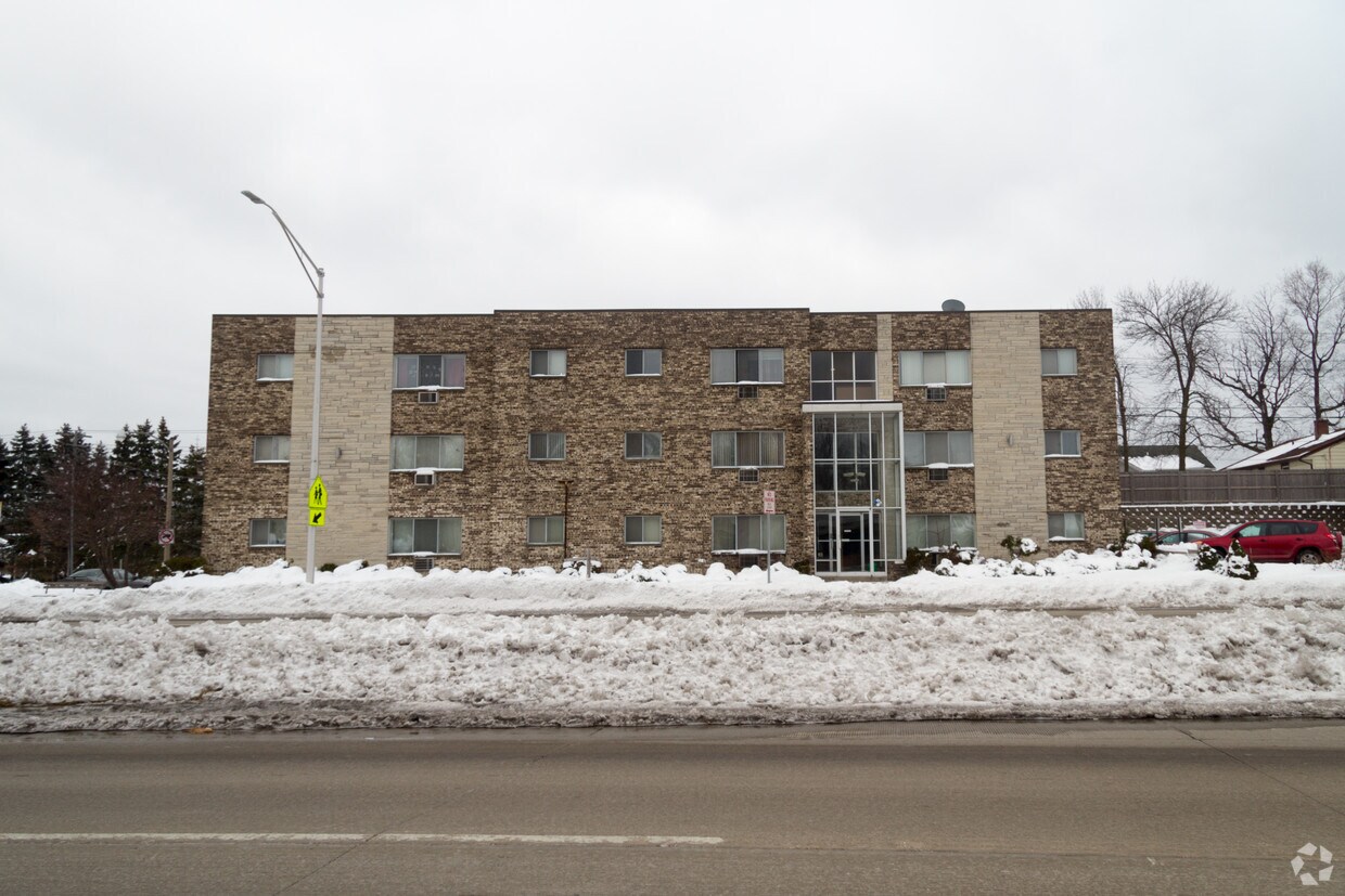 Primary Photo - 11205 W Bluemound Rd