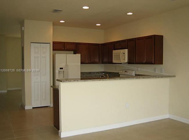 Foto del edificio - 9011 SW 227th St
