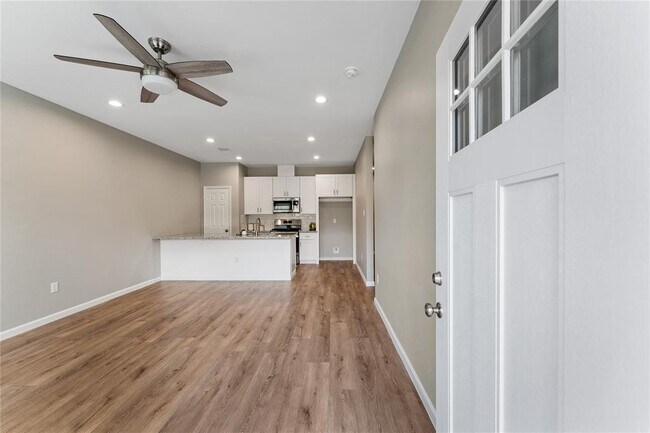 Foto del edificio - 4743 Clover St