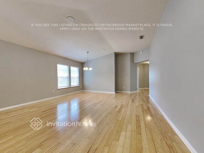 Building Photo - 650 MacKenzie Cir