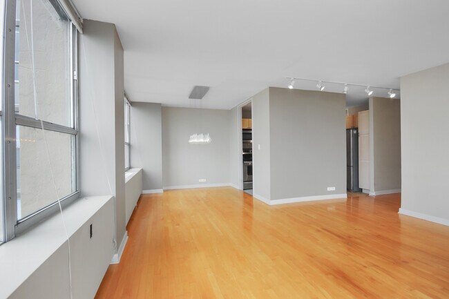 Building Photo - 655 W Irving Park Rd