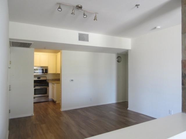 Building Photo - 2 bedroom in Studio City CA 91604