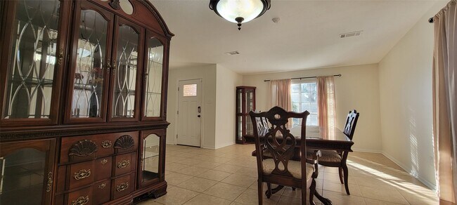 Foto del edificio - 4427 Eaglewood Trail Dr