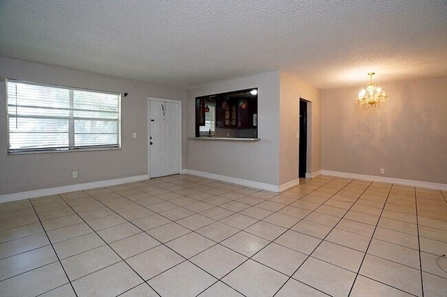 Foto del edificio - 4160 NW 21st St