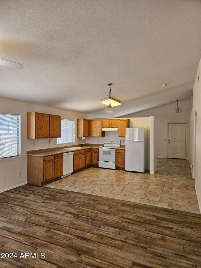 Building Photo - 8224 W Mohave St