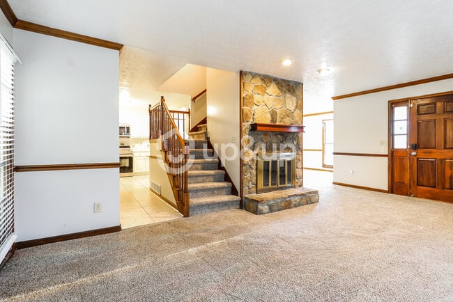 Building Photo - Fantastic 3bd/2.5ba home! Let yourself in!