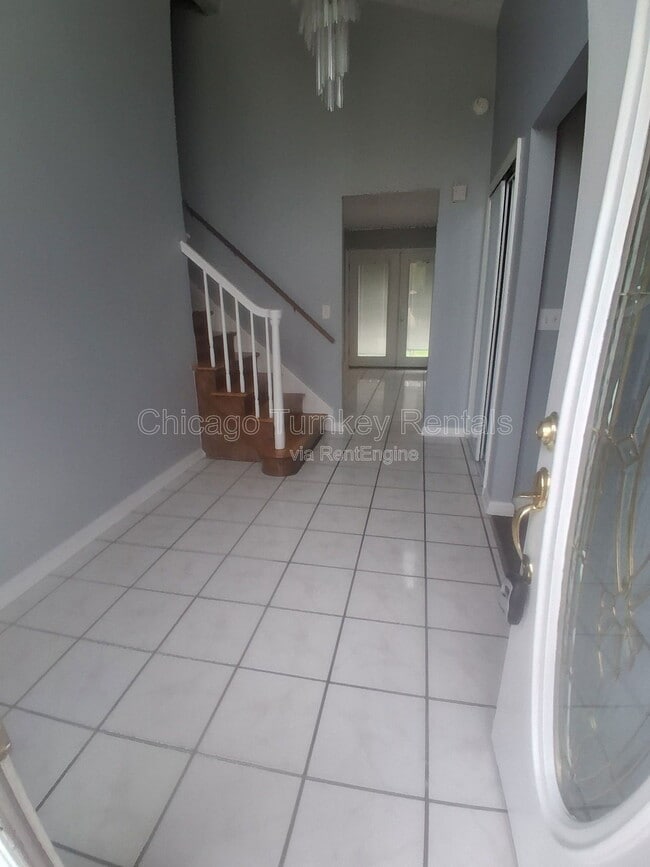 Foto del edificio - 1204 E 166th Pl
