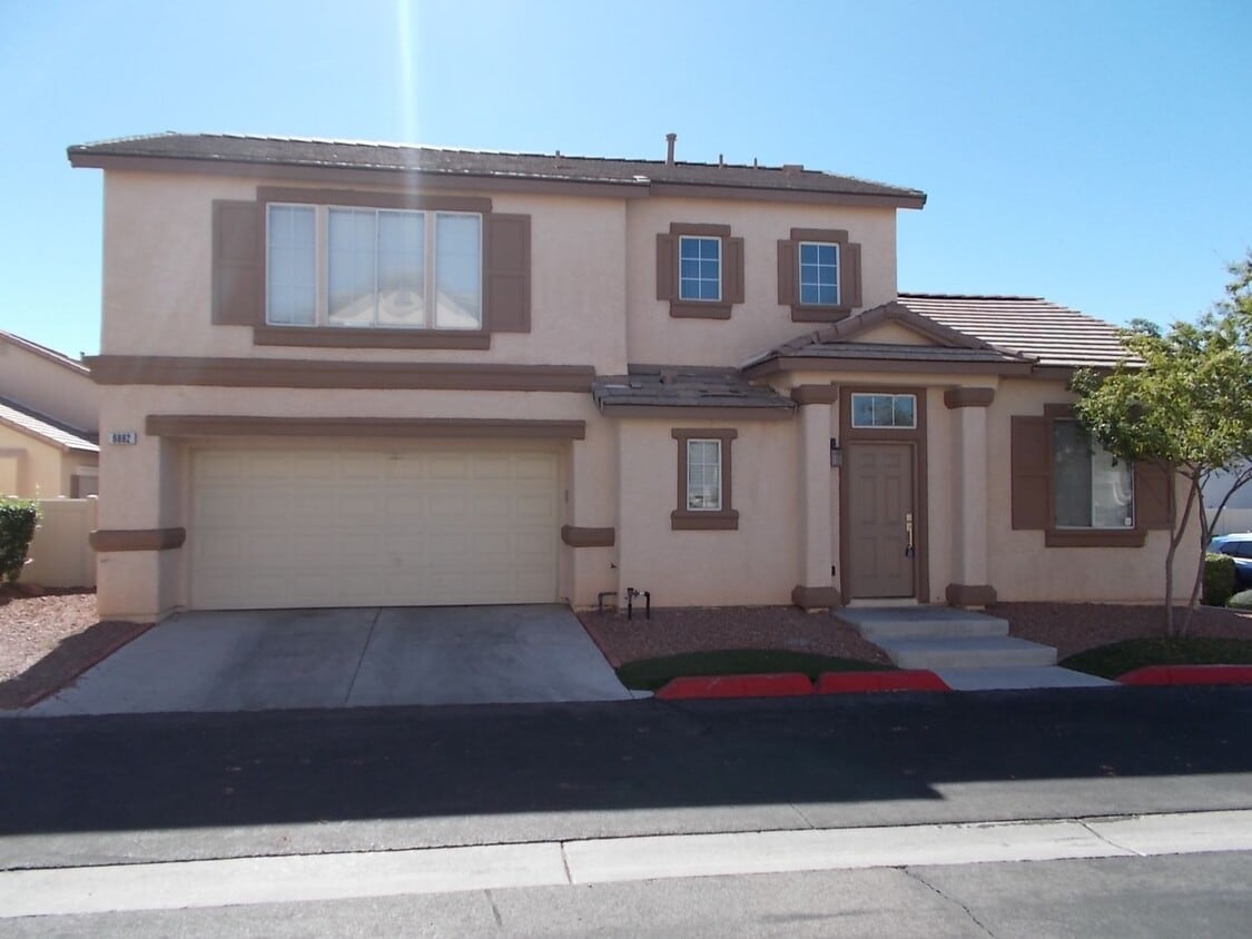 Primary Photo - Modern 3-Bedroom Home in Prime Location wi...