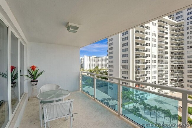 Foto del edificio - 3430 Galt Ocean Dr