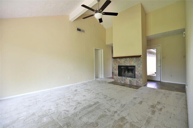 Building Photo - 2819 Pheasant Creek Dr