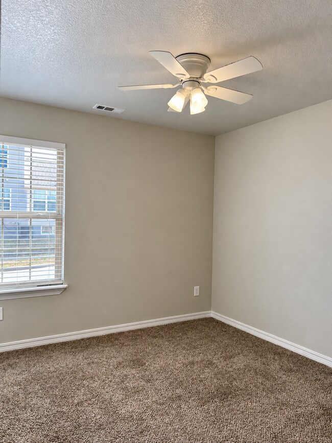 Foto del edificio - 2129 S Kentucky Ave