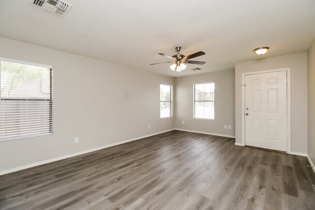 Building Photo - 3648 E Constitution Dr