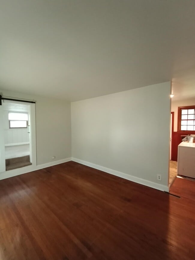 Building Photo - 1125 Crestwood Dr SW