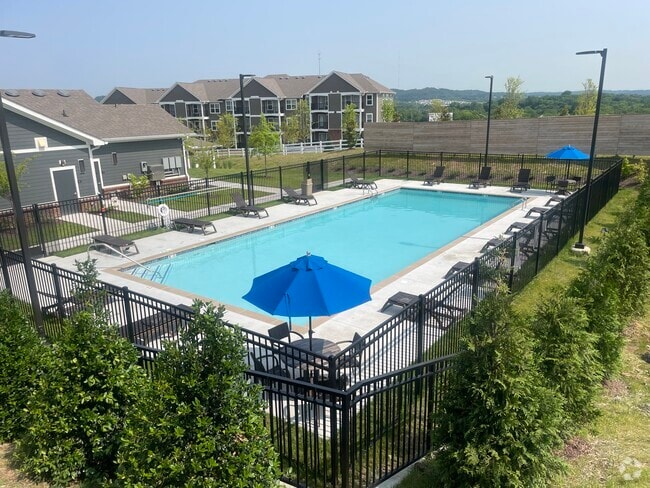 Swimming Pool - Ascent Apartment Homes