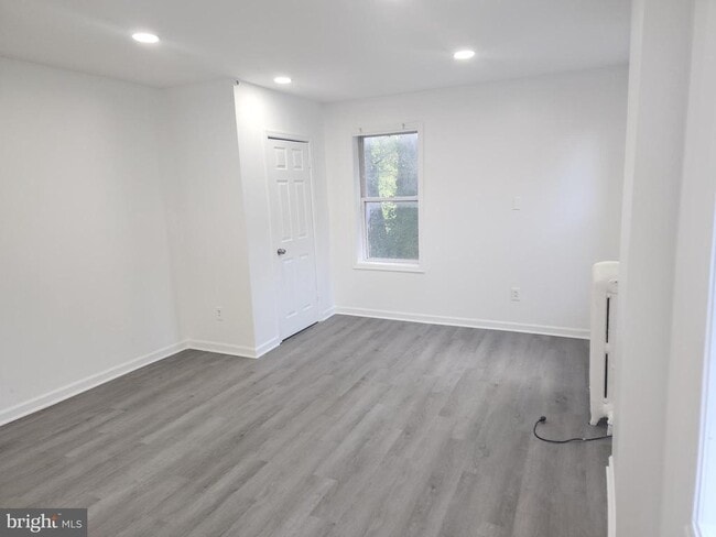 Building Photo - 238 N Warren St