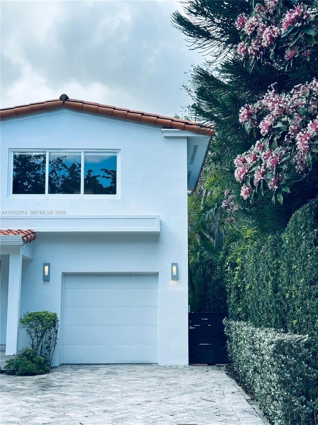 Foto del edificio - 1430 Baracoa Ave