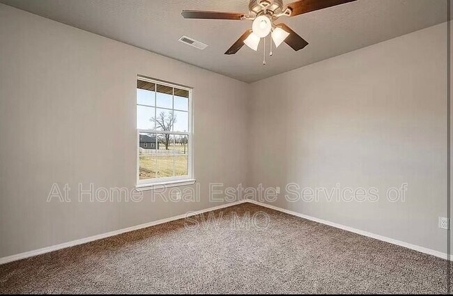 Foto del edificio - 1468 N Opportunity Ave