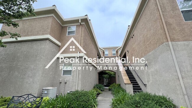 Building Photo - 2 br, 2 bath House - 1000 Moon Circle #1016