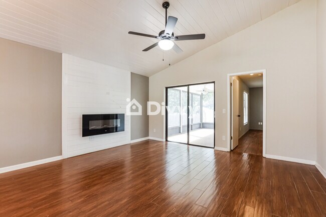 Foto del edificio - 1946 Larkwood Dr, Apopka, FL 32703