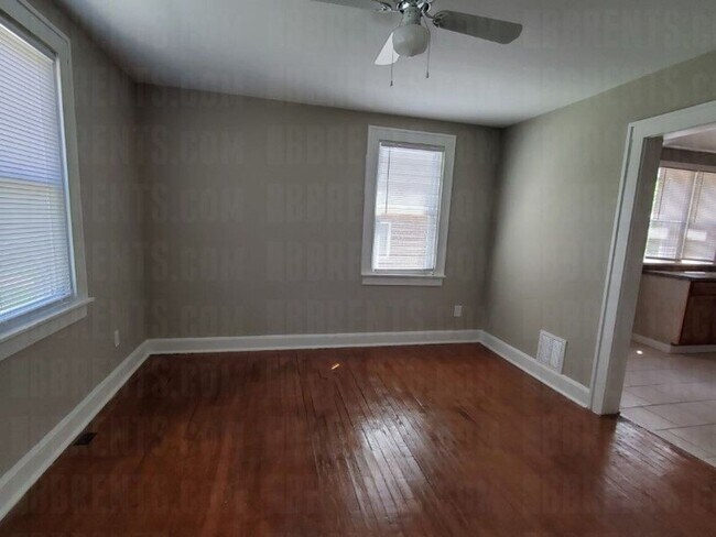 Building Photo - 1743 Gellenbeck St 3BR/1.5BA (Cincinnati)