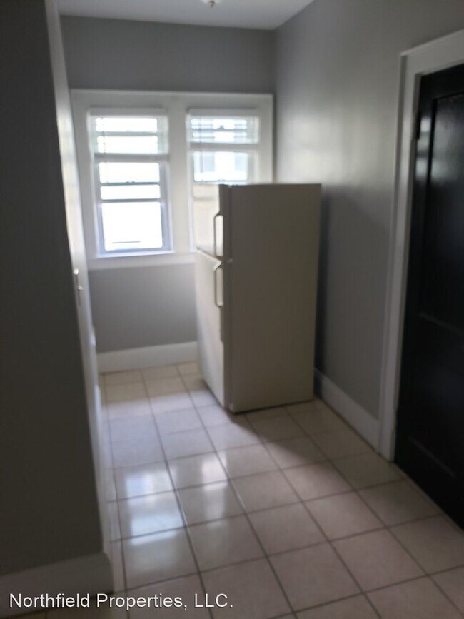 Building Photo - 7 Cedar Ave