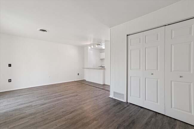 Foto del edificio - Flint Rd Apartments (Burneway Drive LLC)