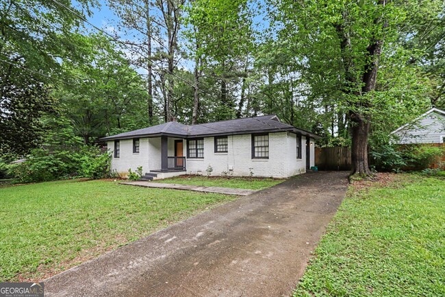 Building Photo - 3743 Poplar Dr