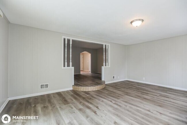 Building Photo - 7309 E 108 Dr, Kansas City, MO 64134