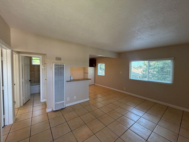 Interior Photo - 2705