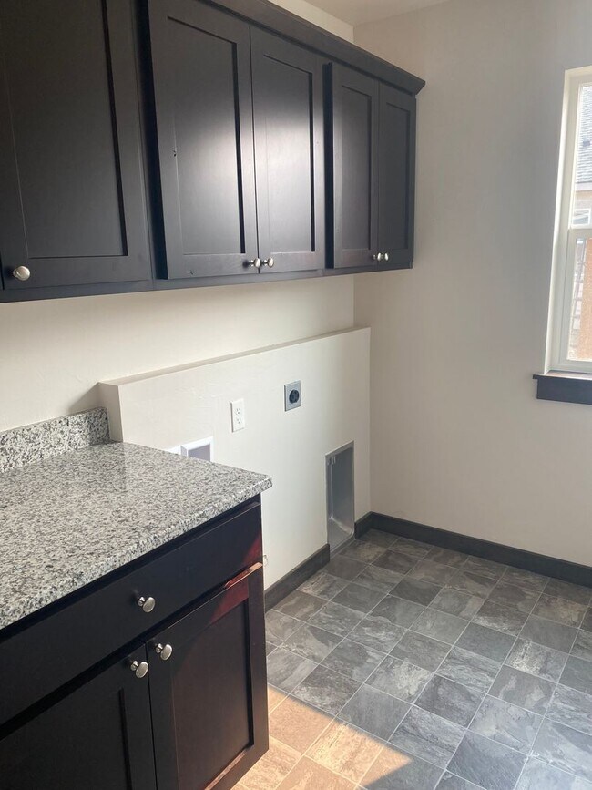 Building Photo - 3 bed 2 bath home in Belgrade