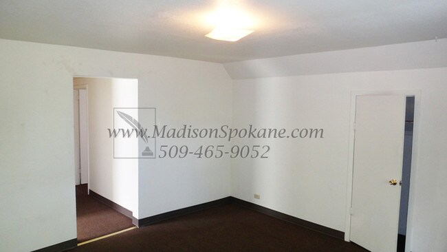 Building Photo - 1317 W Augusta Ave