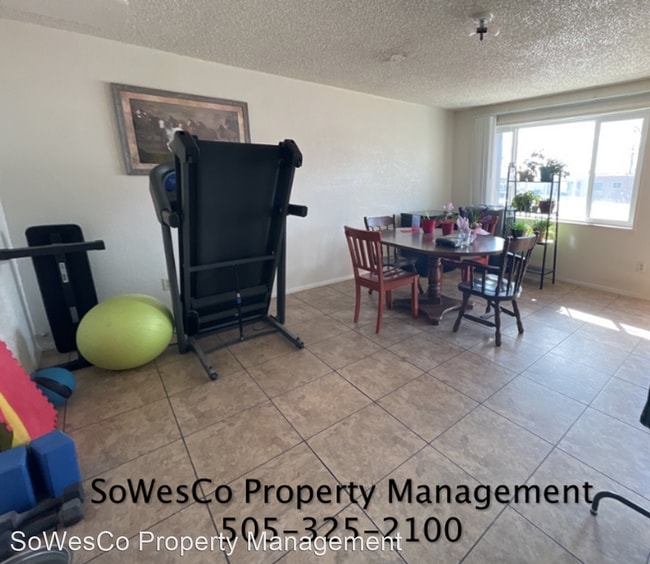 Building Photo - 4 br, 1 bath House - 3412 Edgecliff Drive