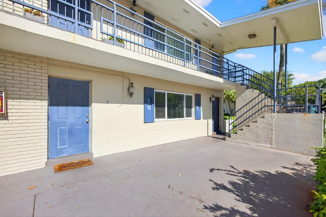 Building Photo - 821 Lighthouse Dr