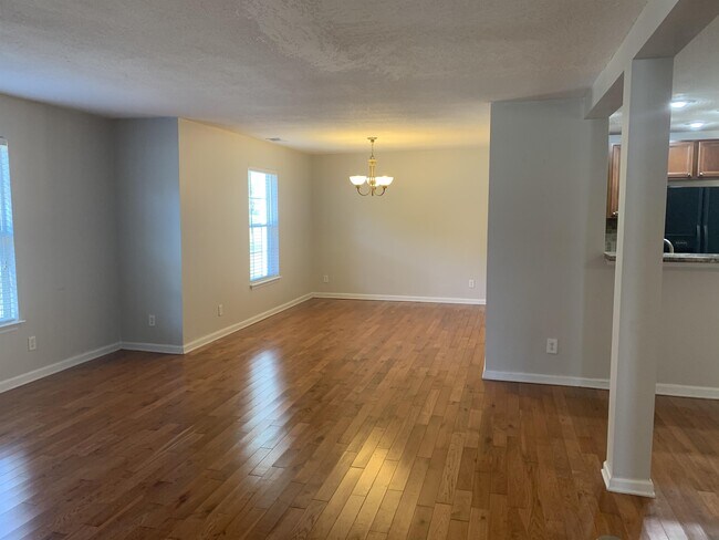 Building Photo - 204 Red Fox Run