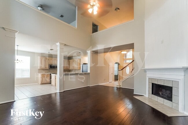 Building Photo - 11511 Maple Falls Dr