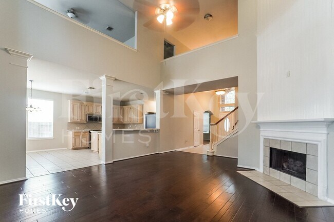 Foto del edificio - 11511 Maple Falls Dr