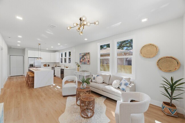 Photo - 309 E Selma Ave House