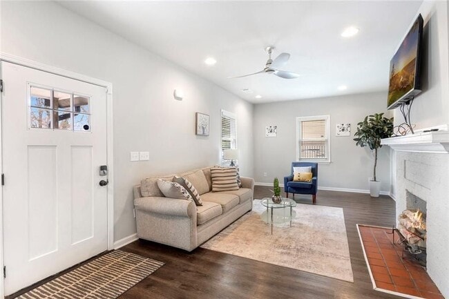 Building Photo - 1585 Archer St SW