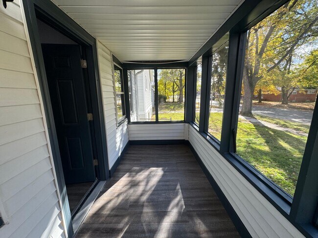 Foto del edificio - 19234-19235 Five Pts St