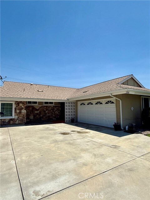 Foto principal - 906 N Sacramento Ave