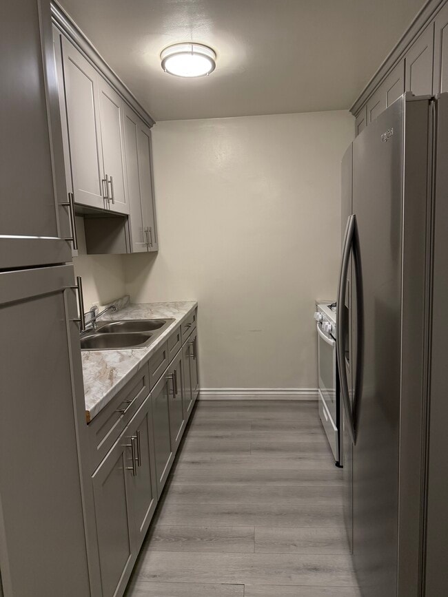 Foto del edificio - 2028 N Commonwealth Ave